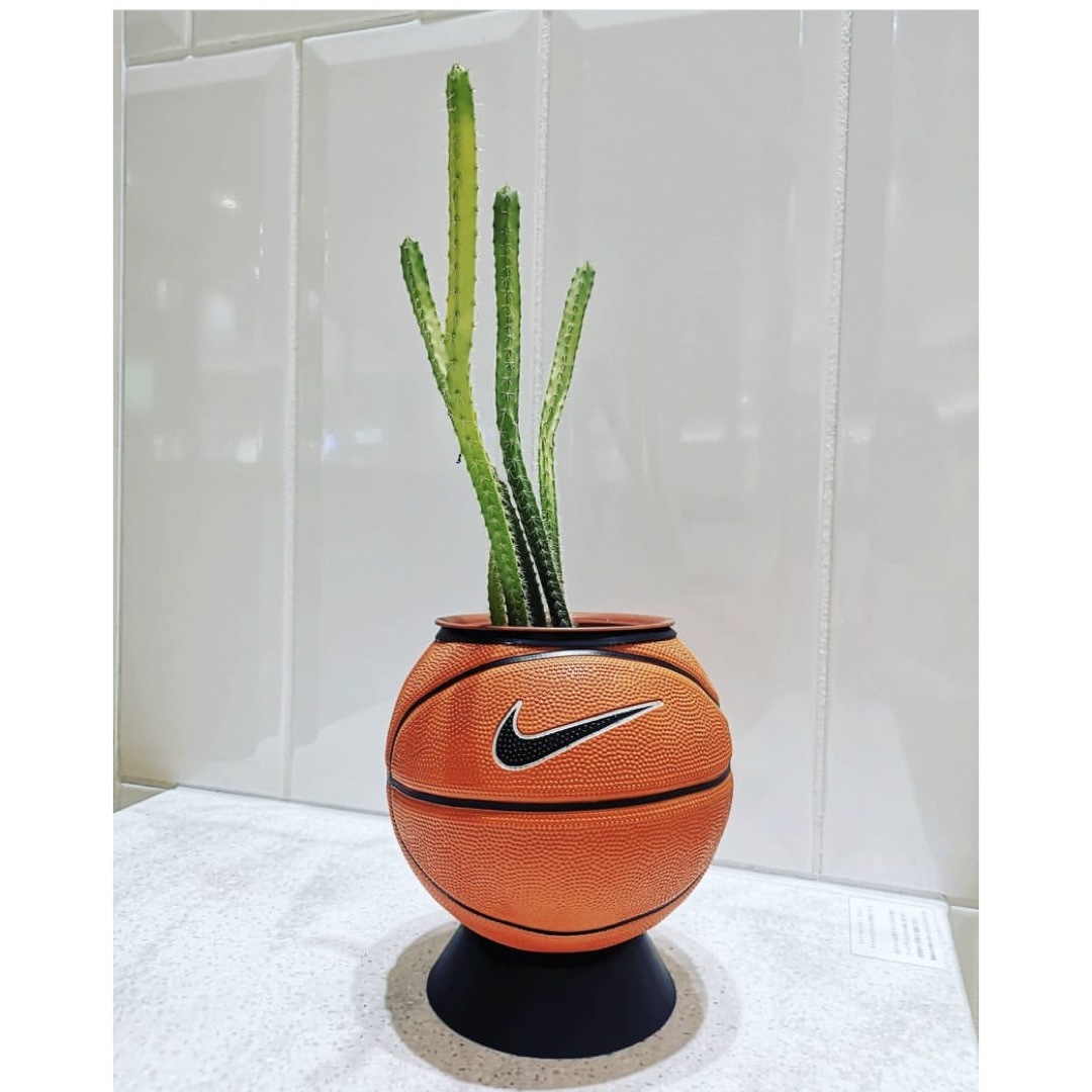 NIKE(ナイキ)のバスケットボール　植木鉢 インテリア/住まい/日用品のインテリア小物(置物)の商品写真