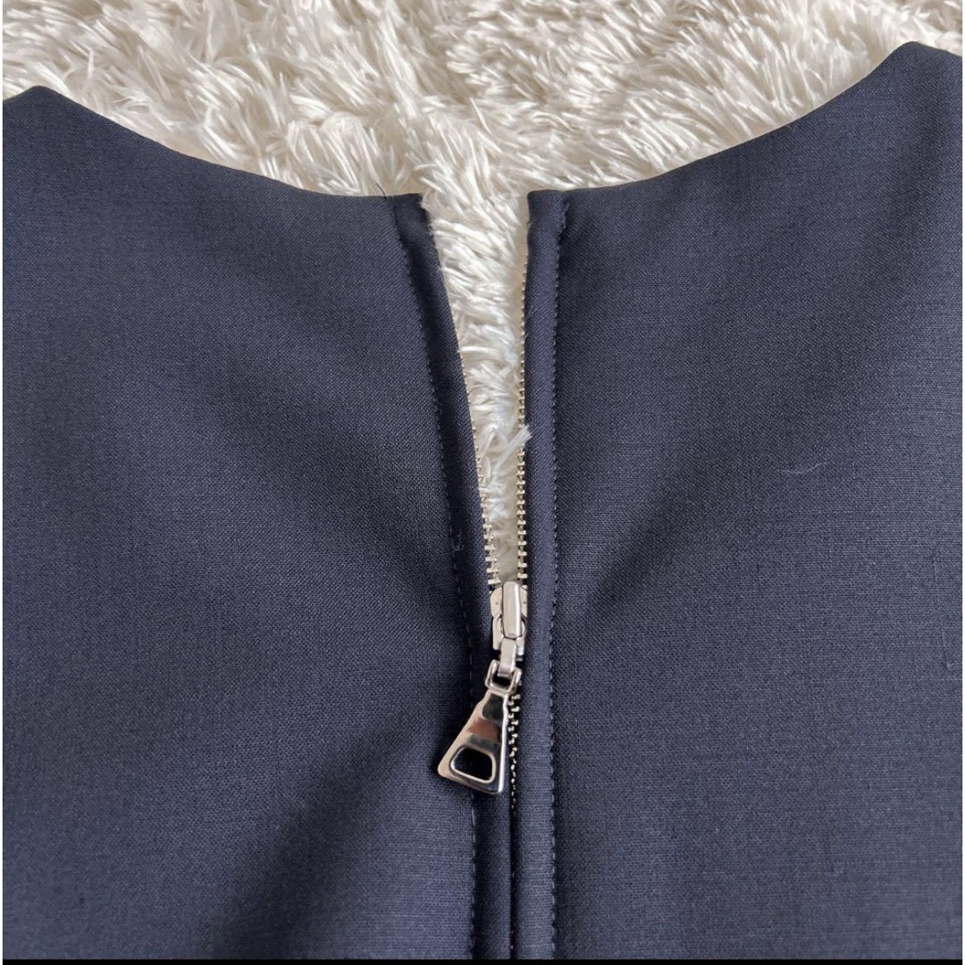 UJOH(ウジョー)の♦︎美品♦︎ujohウジョ－ ラップスカ－トエコレザーベルトワンピース 紺  2 レディースのスカート(ロングスカート)の商品写真