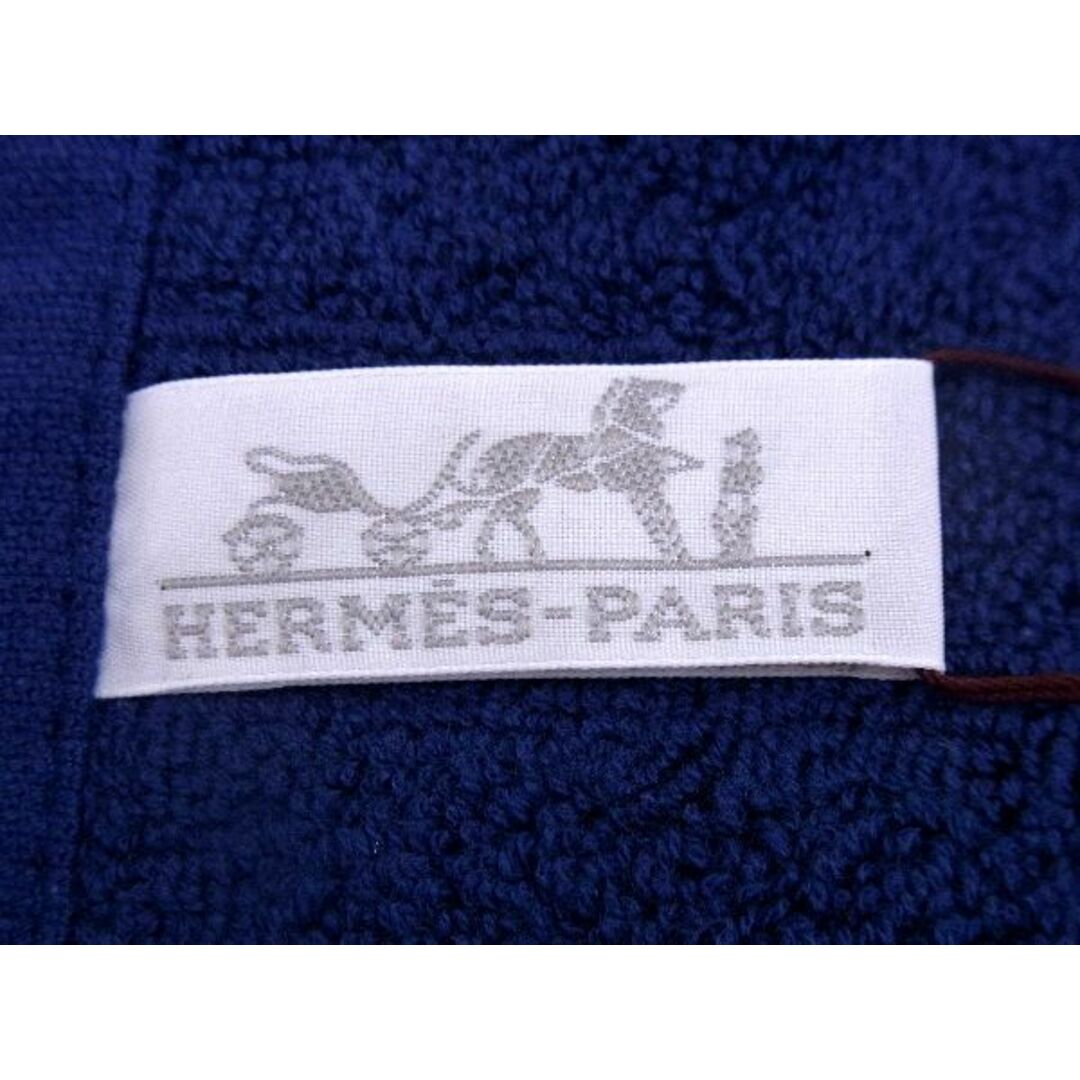 Hermes(エルメス)の■新品■未使用■ HERMES エルメス ステアーズ コットン100％ ハンドタオル ハンカチ レディース メンズ ブルー系 AQ7421 レディースのファッション小物(その他)の商品写真
