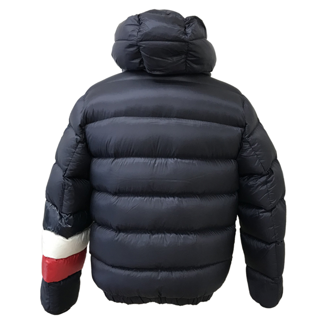 MONCLER(モンクレール)のモンクレール E20914135585 メンズ ダウンジャケット メンズのジャケット/アウター(ダウンジャケット)の商品写真