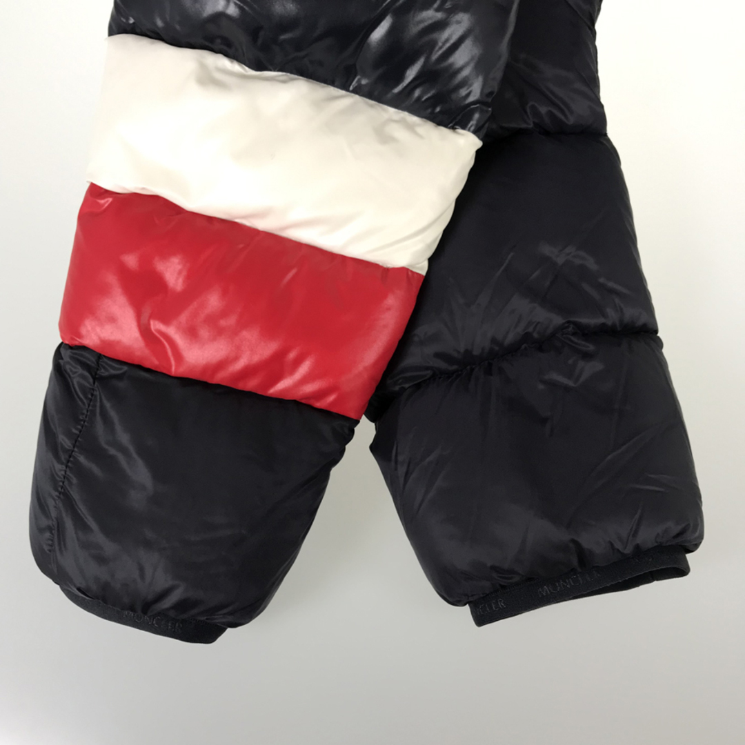 MONCLER(モンクレール)のモンクレール E20914135585 メンズ ダウンジャケット メンズのジャケット/アウター(ダウンジャケット)の商品写真