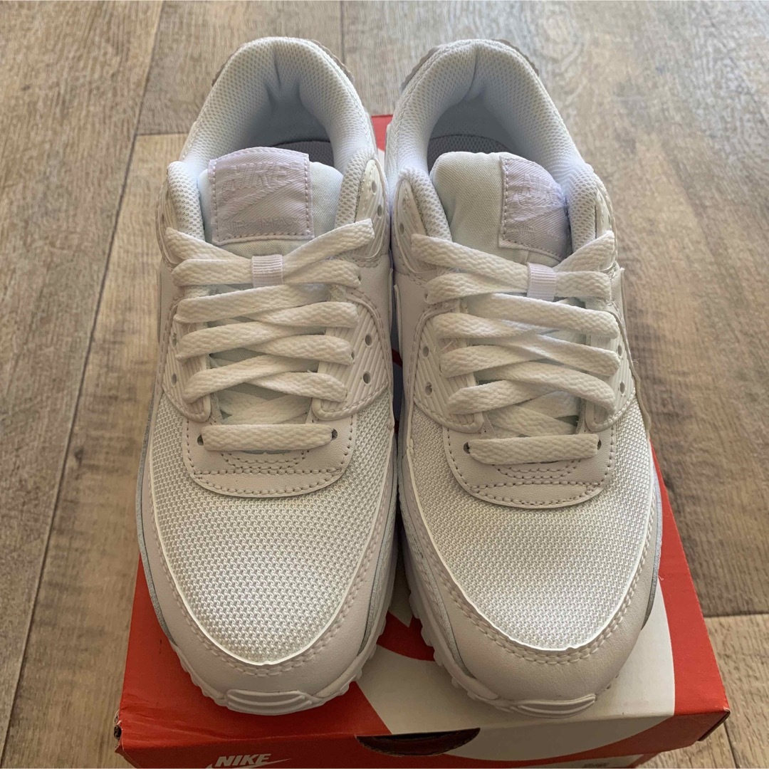 NIKE - NIKE AIR MAX 24.5 ホワイト 新品未使用の通販 by aiai's NIKE - NIKE AIR MAX 24.5 ホワイト 新品未使用の通販 by aiai's