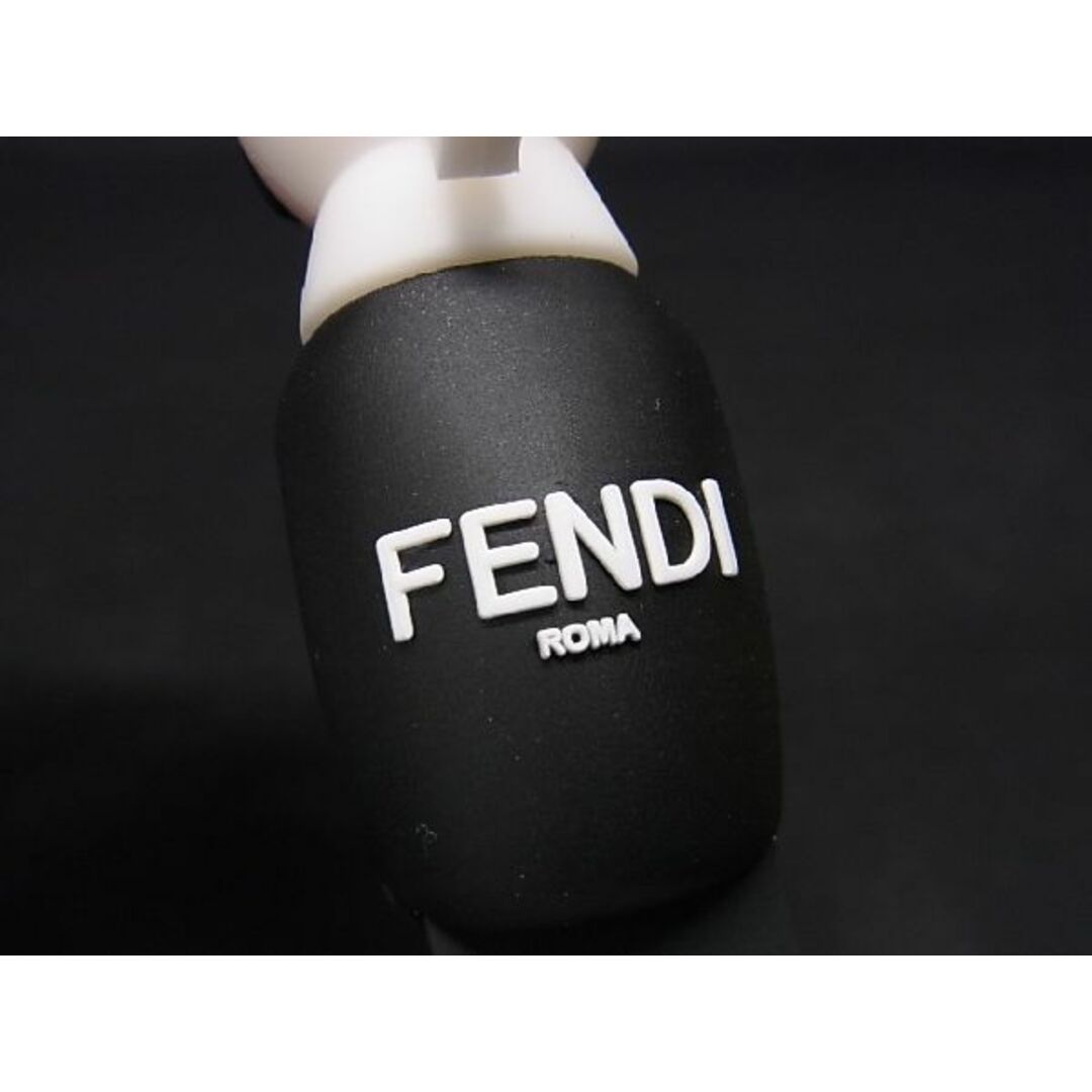 FENDI(フェンディ)の■美品■ FENDI フェンディ カールラガーフェルド ラバー USBメモリー キーホルダー ブラック系×ホワイト系 AQ7469  メンズのメンズ その他(その他)の商品写真