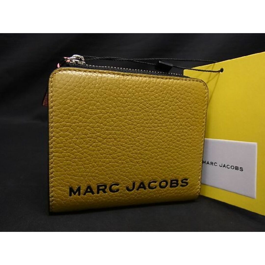 MARC JACOBS(マークジェイコブス)の■新品■未使用■ MARC JACOBS マークジェイコブス レザー 二つ折り 財布 ウォレット レディース カーキ系×イエロー系 BF3632  レディースのファッション小物(その他)の商品写真