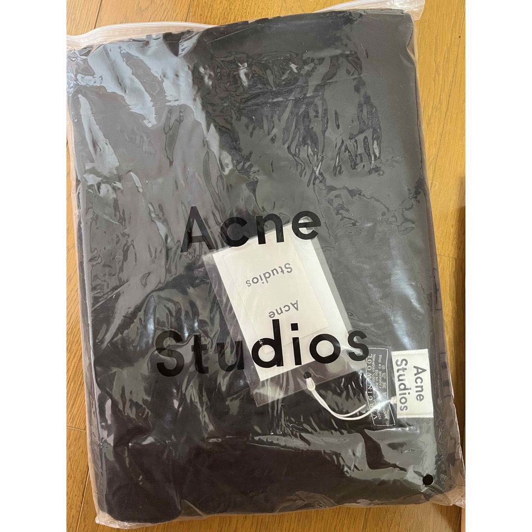 ACNE(アクネ)のレア　新品♡Acne Studious アクネ　大判マフラー　旧タグ レディースのファッション小物(マフラー/ショール)の商品写真