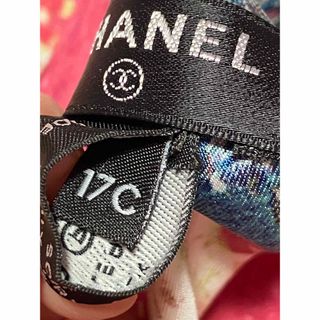 CHANEL - シャネルCHANEL新品未使用保管品17Cシルク大判ストールの通販