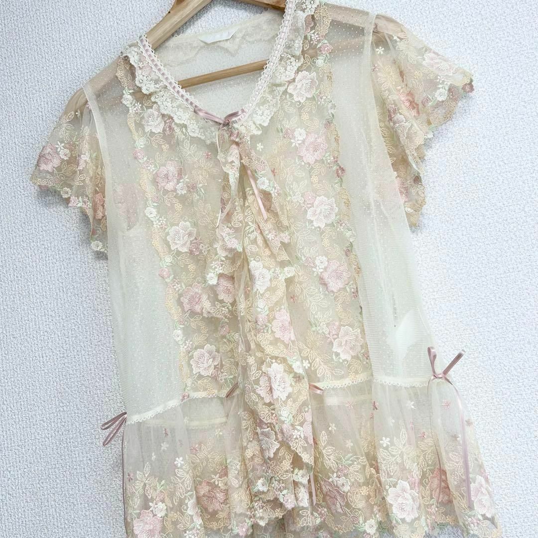 PINK HOUSE(ピンクハウス)の未使用 PINK HOUSE 21SS ローズレース×ドットチュールブラウス レディースのトップス(シャツ/ブラウス(半袖/袖なし))の商品写真