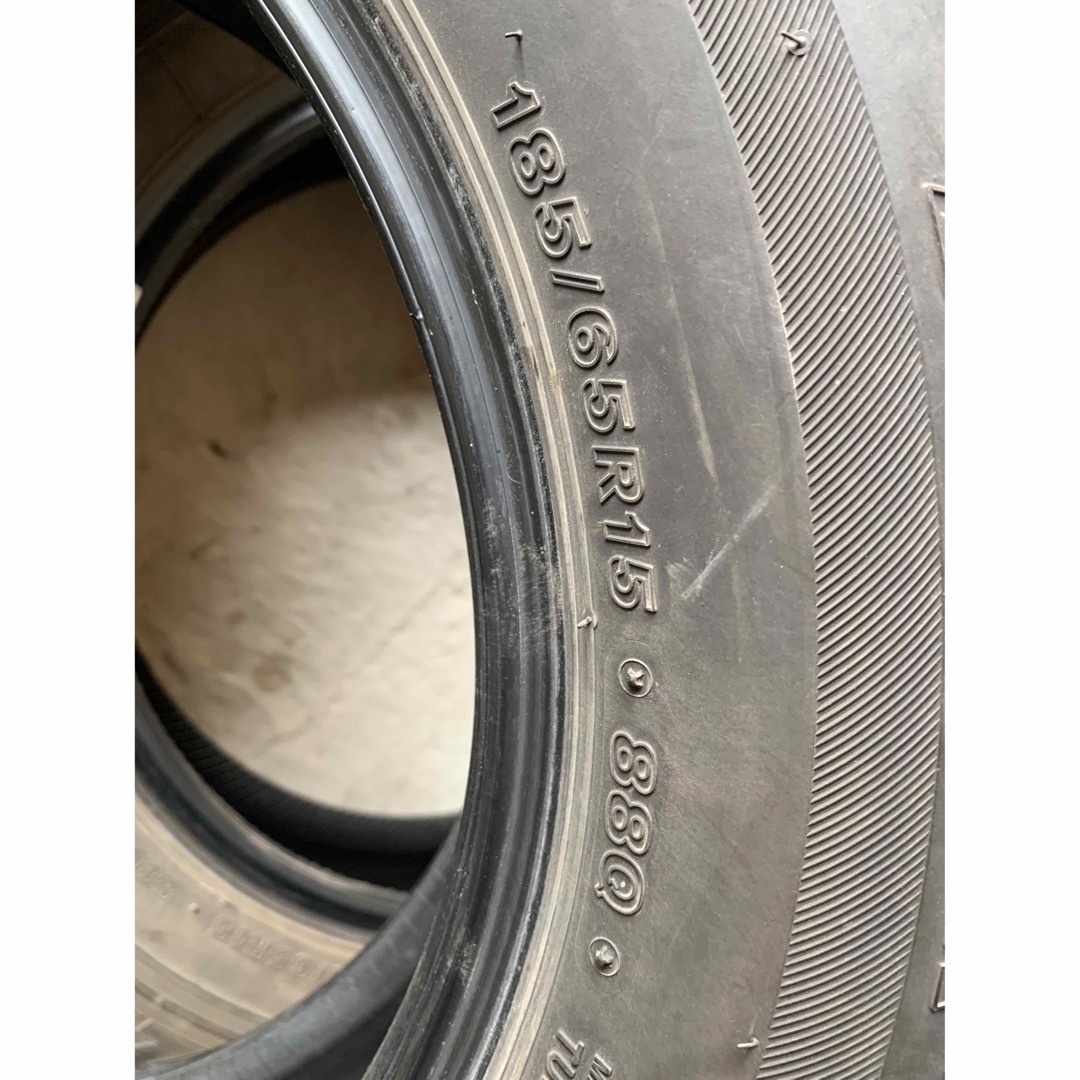 BRIDGESTONE(ブリヂストン)の【バリ目】ブリヂストン　vrx 185/65r15 スタッドレス　ブリザック 自動車/バイクの自動車(タイヤ)の商品写真