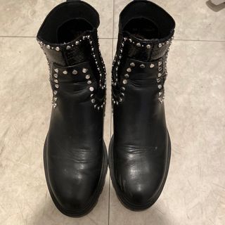 ZARA スタッズショートブーツ　ブラック　23.5センチ