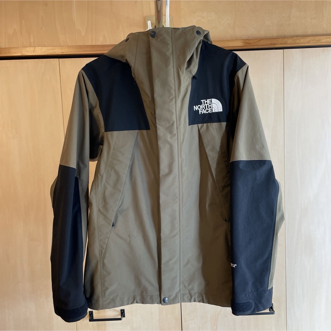 『新品タグ付き』GOLDWIN THE NORTH FACE ビーチグリーンジャケット/アウター