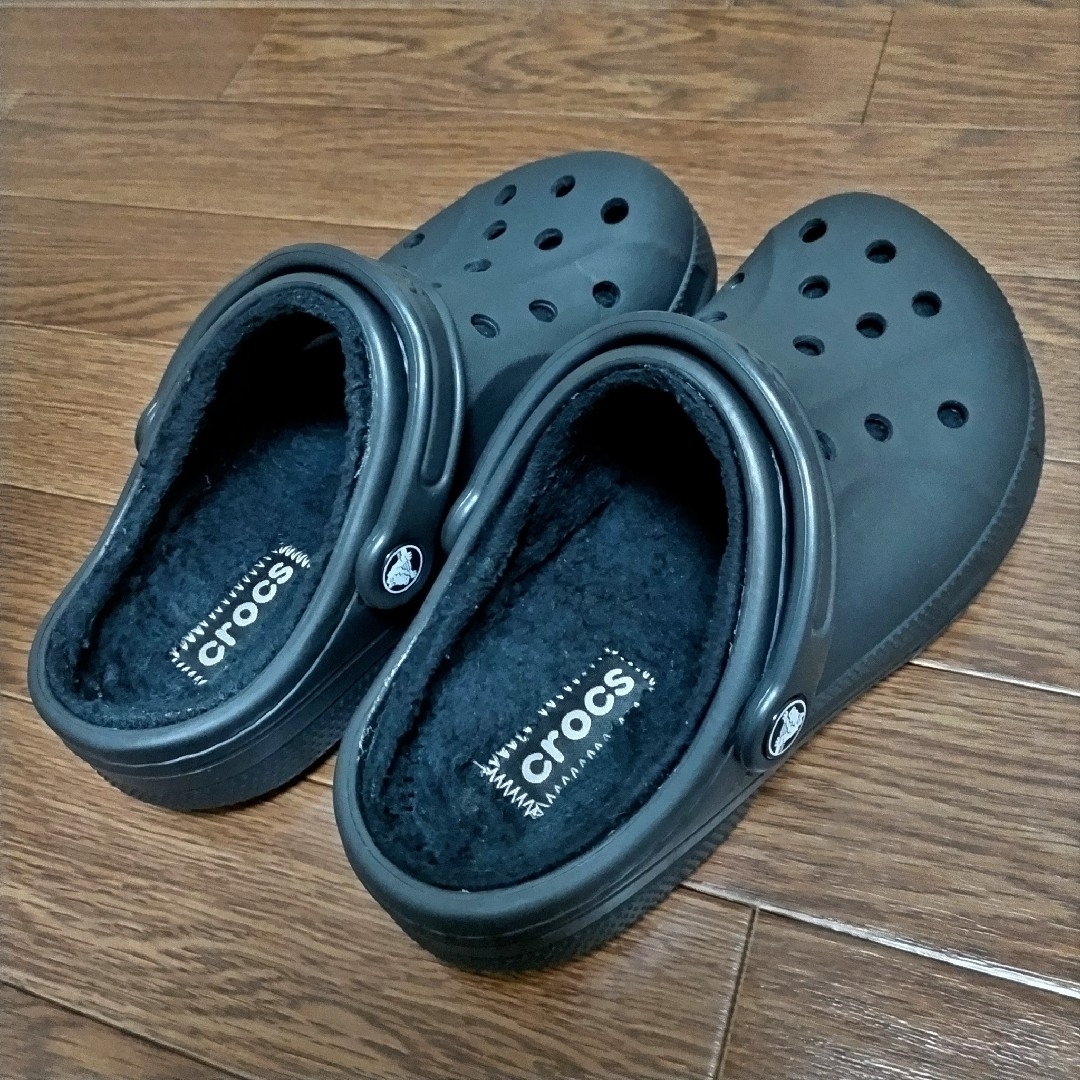 crocs(クロックス)のCrocs Lined Clog M4/W6 BLACK レディースの靴/シューズ(サンダル)の商品写真