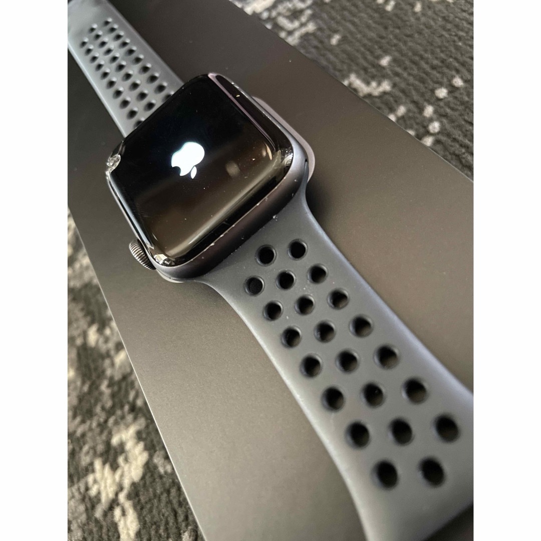 Apple Watch Series 4 Nike+ グレイアルミニウム アンス