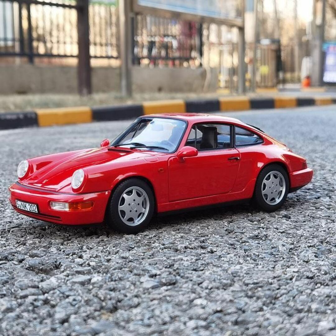 おもちゃ/ぬいぐるみミニカー 1/18 ポルシェ 911 カレラ 1992 NOREV レッド