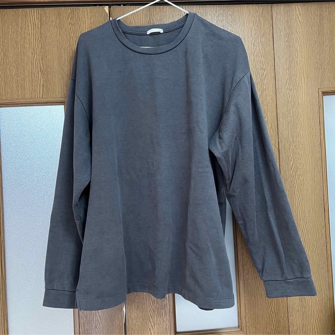 GU(ジーユー)のGU ロンT チャコールグレー　XL レディースのトップス(Tシャツ(長袖/七分))の商品写真