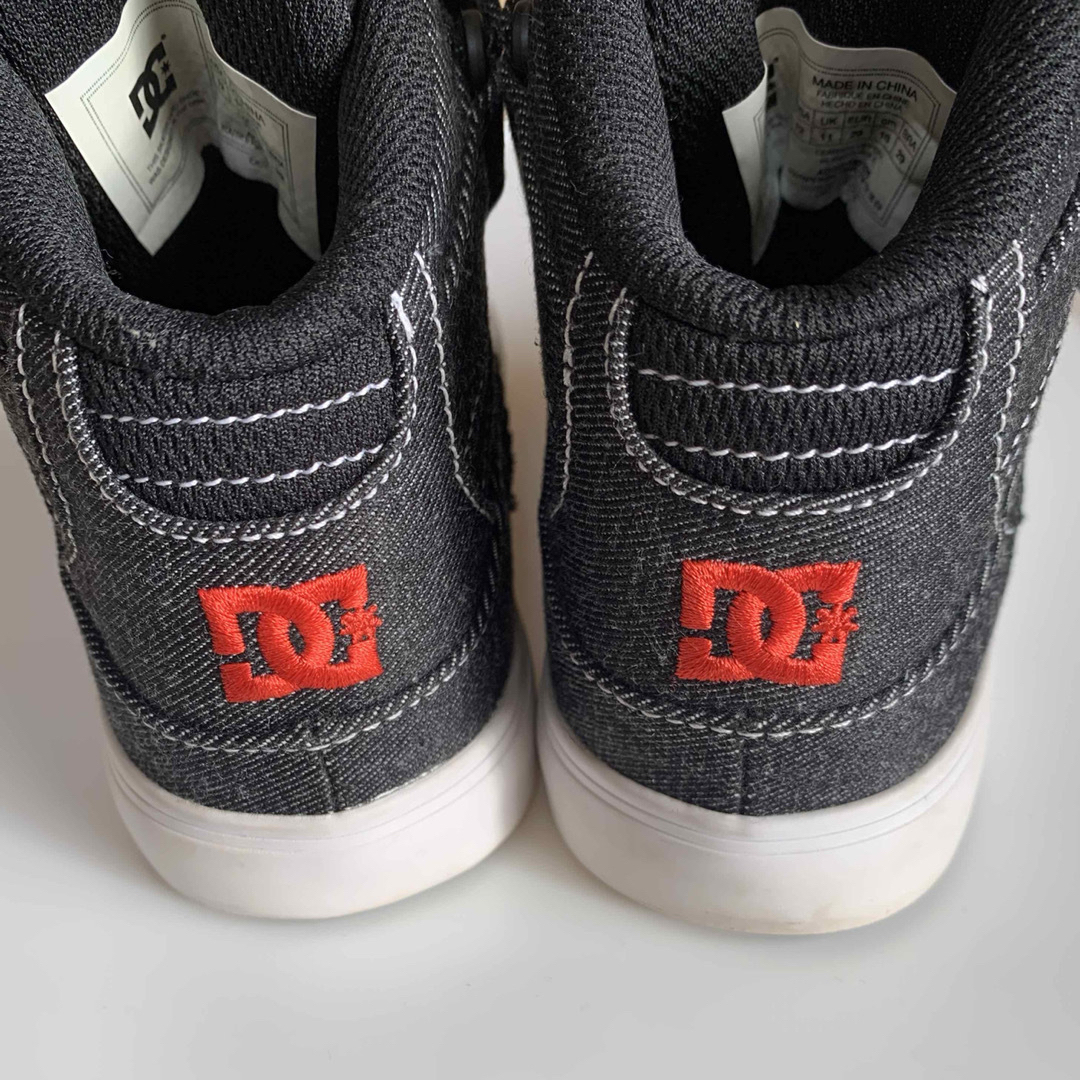 DC SHOES(ディーシーシューズ)のDCSHOECOUSA DC  ディーシー  シューズ  スニーカー  18㎝  キッズ/ベビー/マタニティのキッズ靴/シューズ(15cm~)(スニーカー)の商品写真