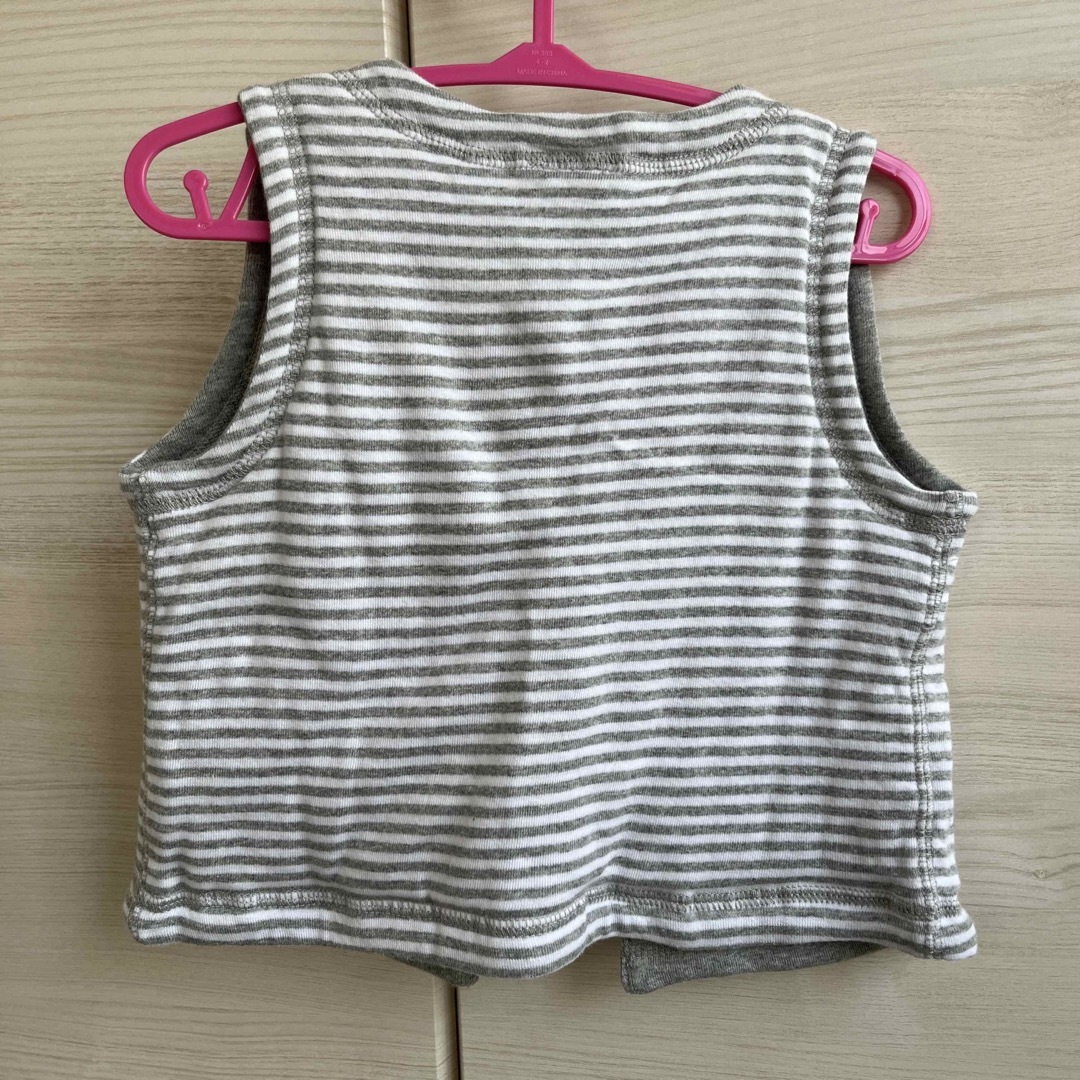 babyGAP(ベビーギャップ)のbabyGAP ベスト キッズ/ベビー/マタニティのベビー服(~85cm)(その他)の商品写真