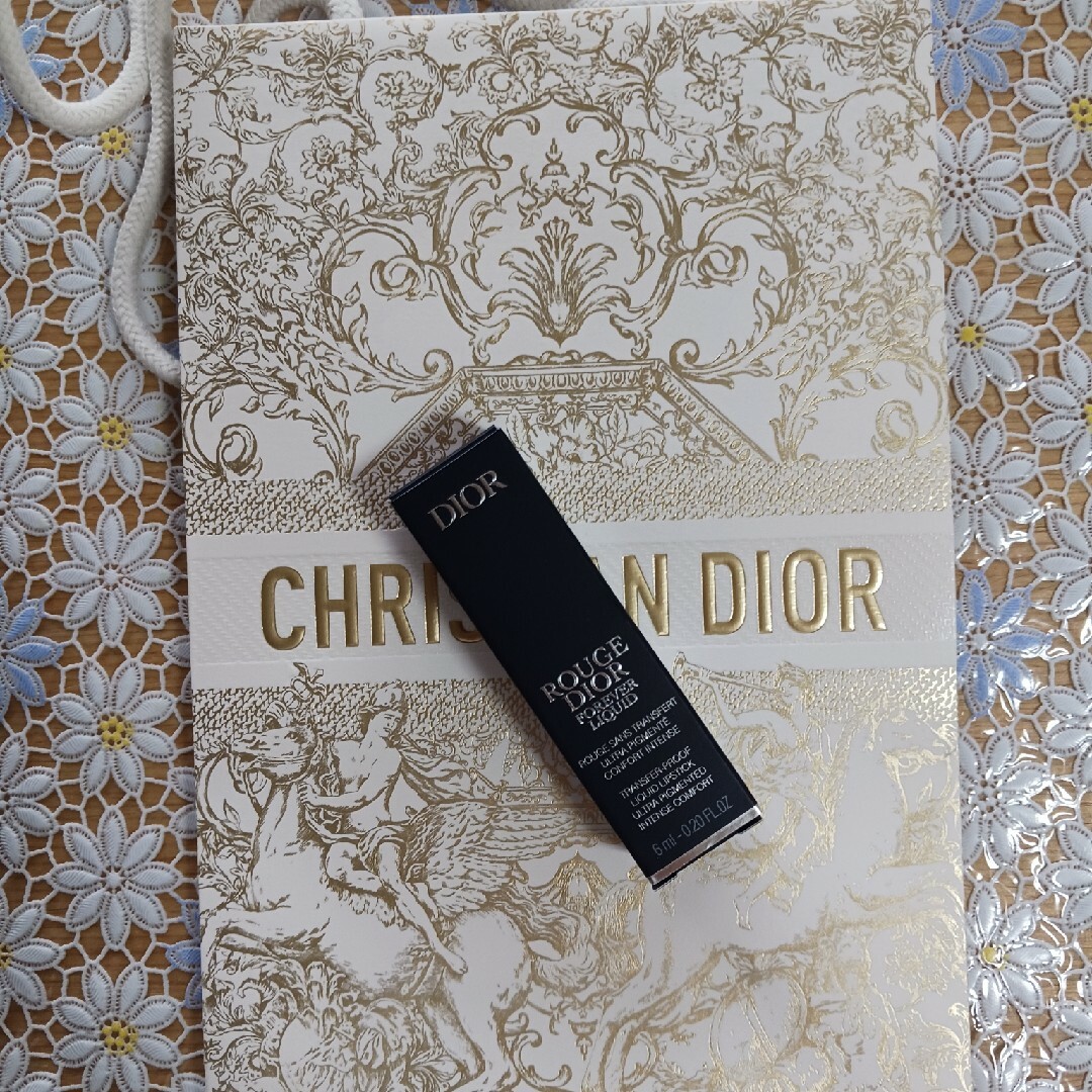 Dior ルージュディオール フォーエヴァー リキッド シークイン 999の ...