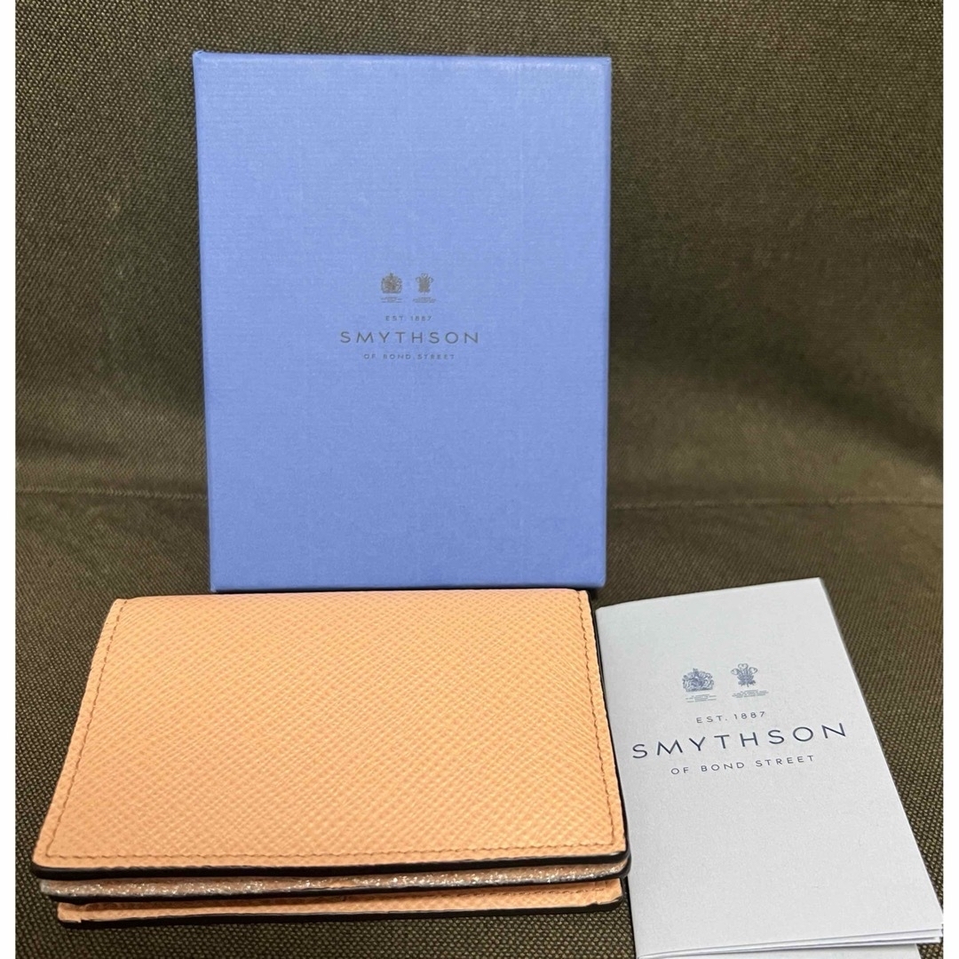 Smythson(スマイソン)の新品　スマイソン SMYTHSON レザー　定期入れ　カードケース レディースのファッション小物(名刺入れ/定期入れ)の商品写真