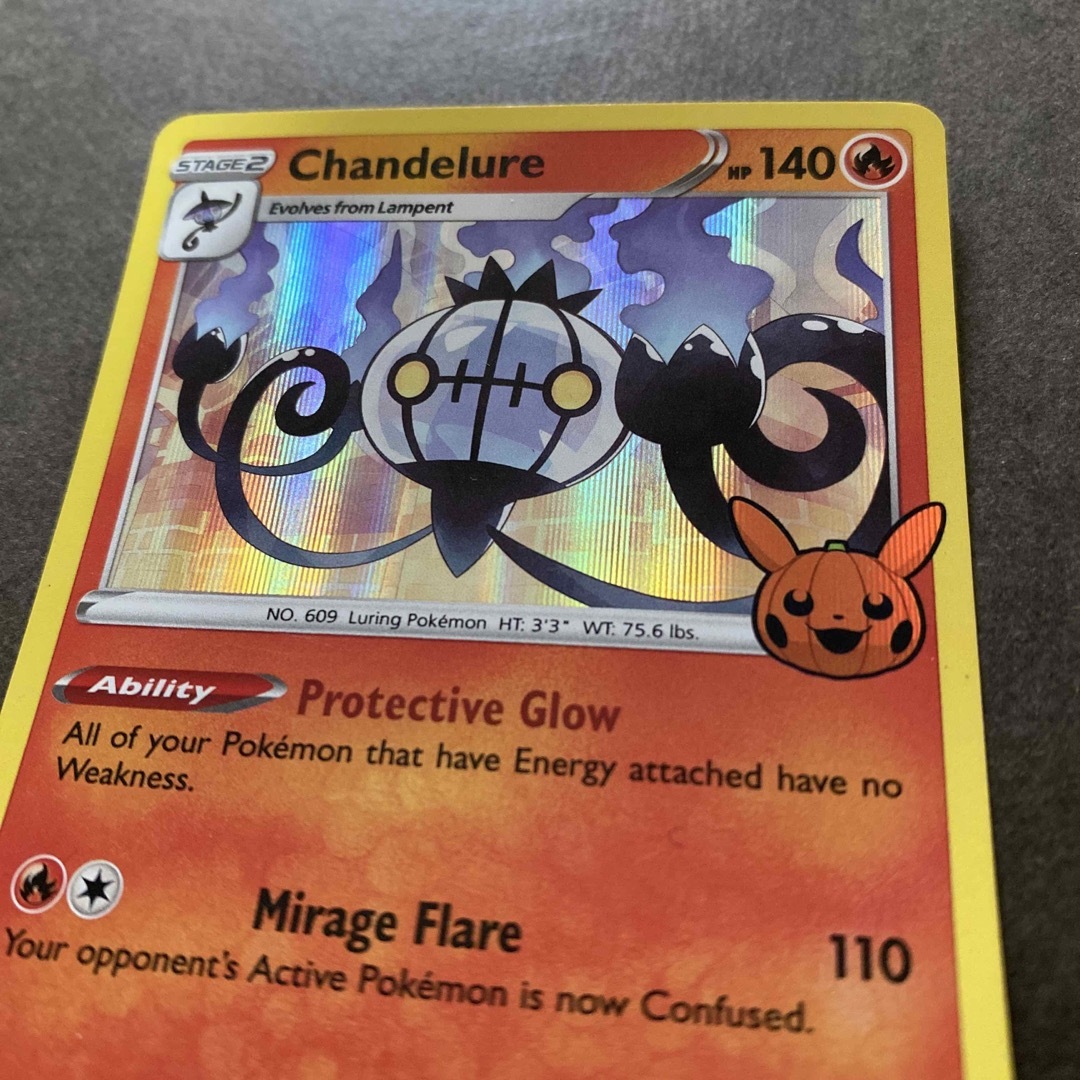 ポケモン - シャンデラ 英語版ポケモンカード キラ ハロウィンの ポケモン - シャンデラ 英語版ポケモンカード キラ ハロウィンの