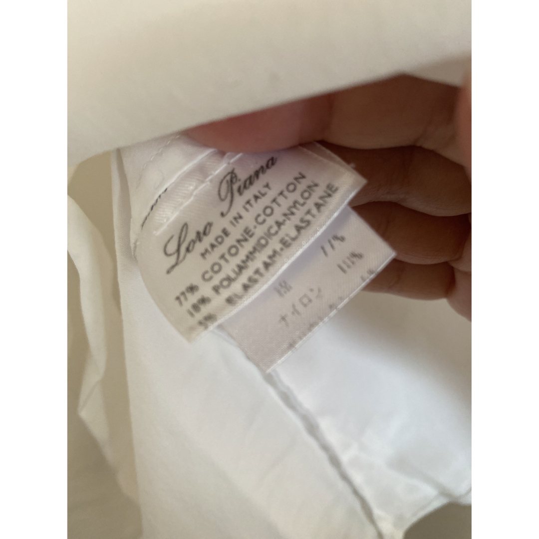 LORO PIANA(ロロピアーナ)のロロピアーナ　白シャツ２枚セット　46サイズ レディースのトップス(シャツ/ブラウス(長袖/七分))の商品写真