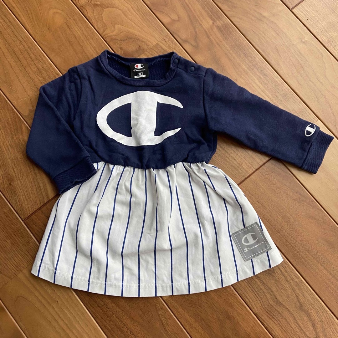 Champion(チャンピオン)のチャンピオン トレーナー ワンピース 90 ネイビー 紺 キッズ/ベビー/マタニティのキッズ服女の子用(90cm~)(ワンピース)の商品写真