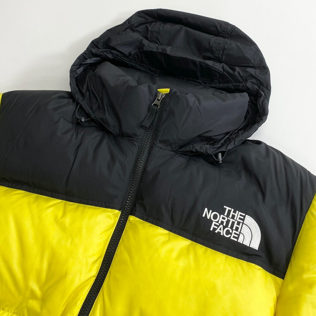 THE NORTH FACE(ザノースフェイス)の71k11 《新品タグ付き》THE NORTH FACE ザノースフェイス ヌプシ ダウンジャケット XL イエロー×ブラック ND92234 メンズのジャケット/アウター(ダウンジャケット)の商品写真