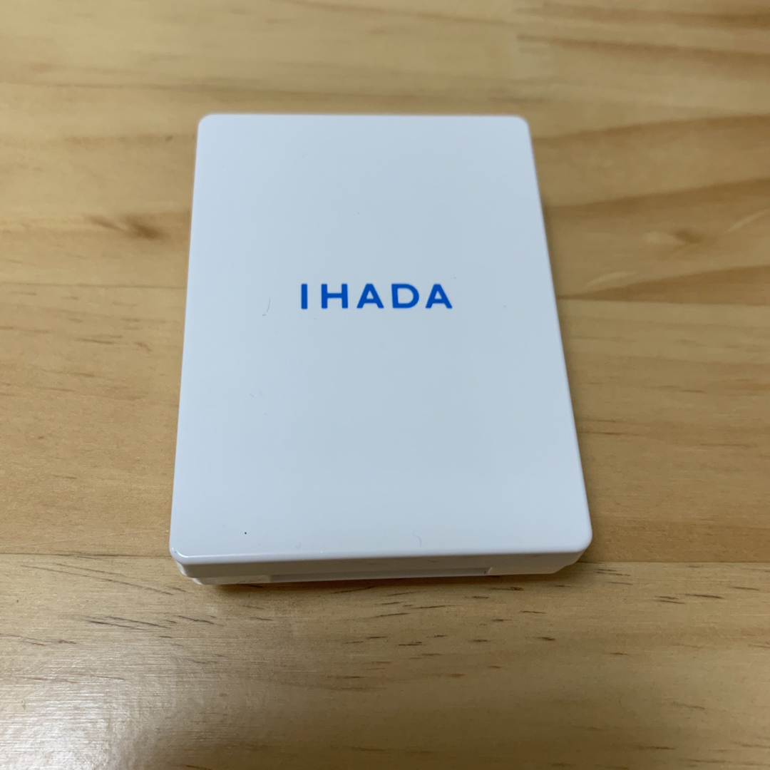 IHADA(イハダ)のイハダ　薬用フェイスプロテクトパウダー コスメ/美容のベースメイク/化粧品(フェイスパウダー)の商品写真