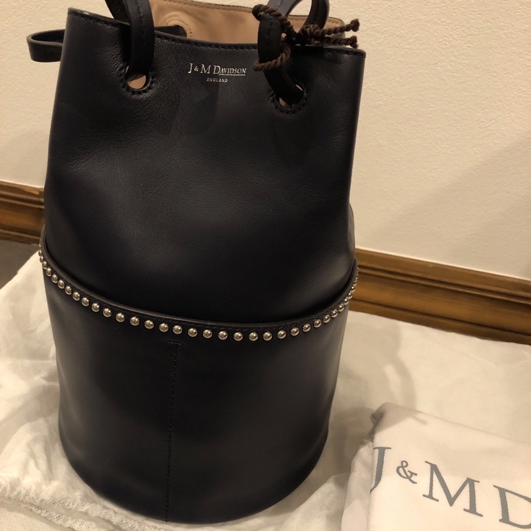 J&M DAVIDSON(ジェイアンドエムデヴィッドソン)の完品極美品◆J&M DAVIDSON◆MINI DAISY WITH STUDS レディースのバッグ(ハンドバッグ)の商品写真