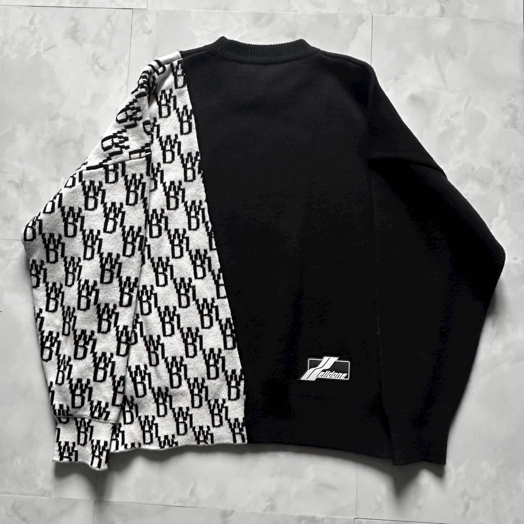 PEACEMINUSONE(ピースマイナスワン)の【WE11DONE】GRAPHIC LOGO SWEATER メンズのトップス(ニット/セーター)の商品写真