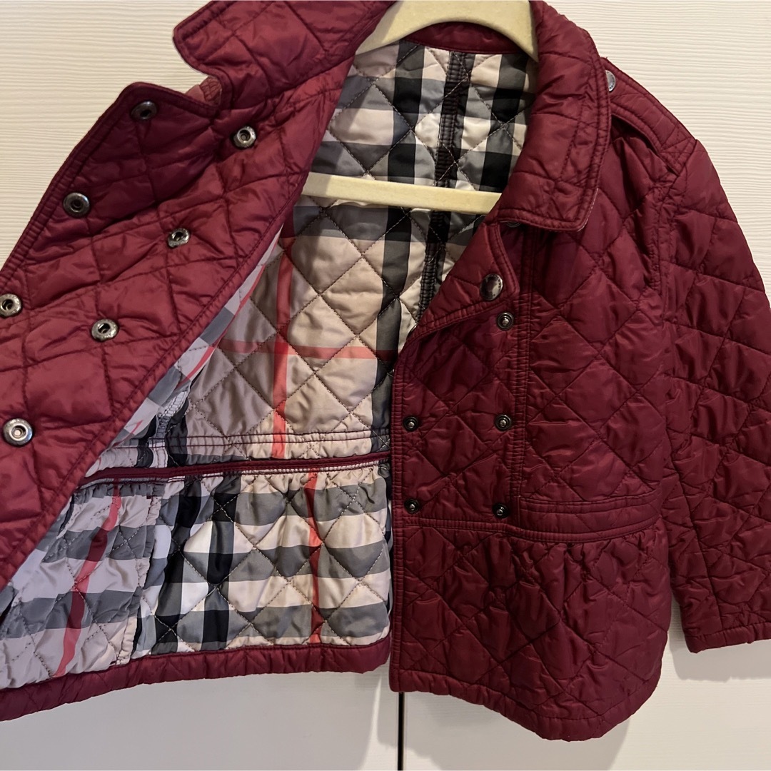 BURBERRY(バーバリー)の【バーバリー/BURBERRY】キルティングジャケット赤/ワインレッド/女の子 キッズ/ベビー/マタニティのキッズ服女の子用(90cm~)(ジャケット/上着)の商品写真