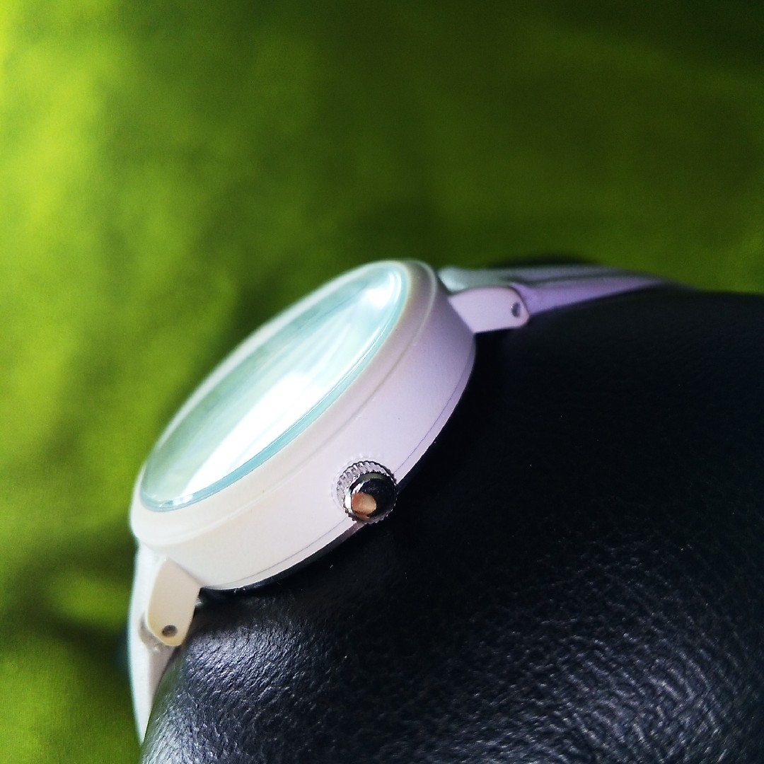 レディース腕時計　ミニマルデザイン　クールグレー　ライトグレー【稼働品 レディースのファッション小物(腕時計)の商品写真
