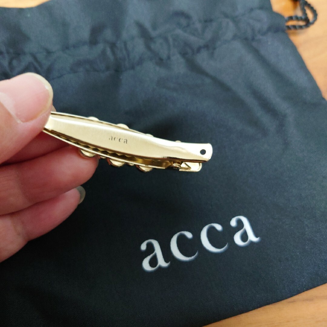 acca(アッカ)の『お纏め購入お値引きします🍀様ご専用』accaブルーゴールドアーモンドクリップ レディースのヘアアクセサリー(バレッタ/ヘアクリップ)の商品写真