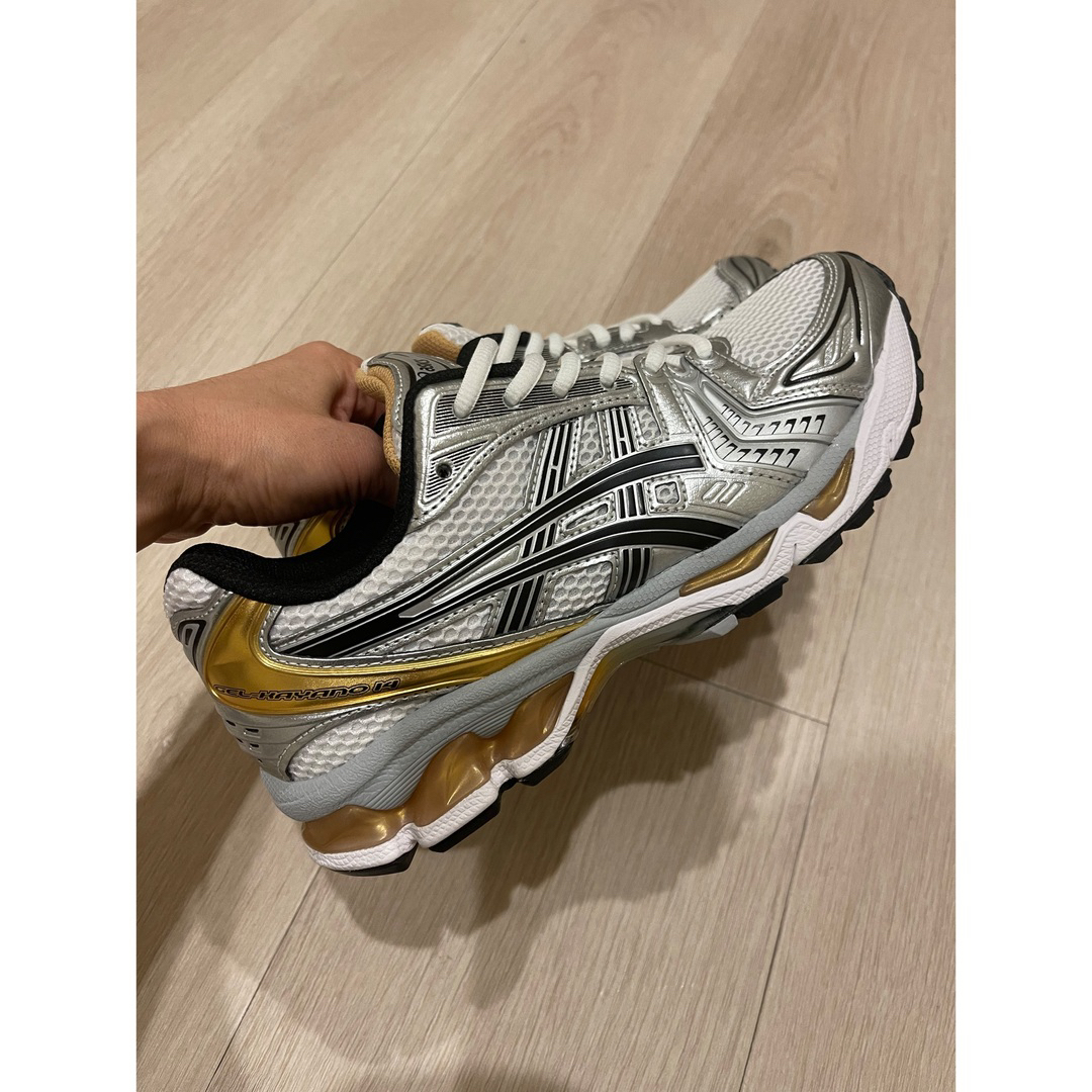 asics - <専用>ASICS GEL-KAYANO 14 ゴールド(25.0)の通販 by ccr