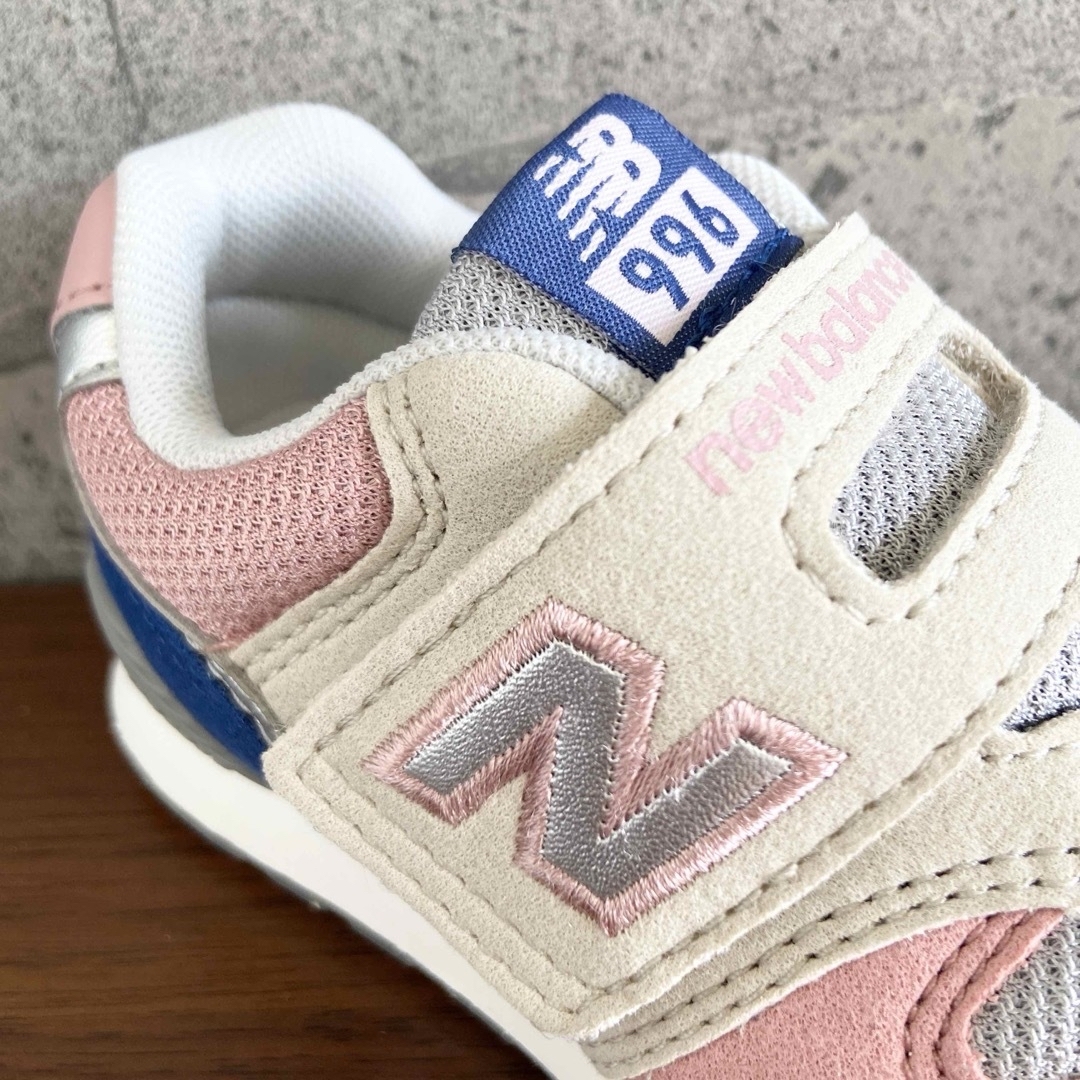 New Balance(ニューバランス)の【新品】14センチ ピンク×クリーム ニューバランス スニーカー キッズ キッズ/ベビー/マタニティのベビー靴/シューズ(~14cm)(スニーカー)の商品写真