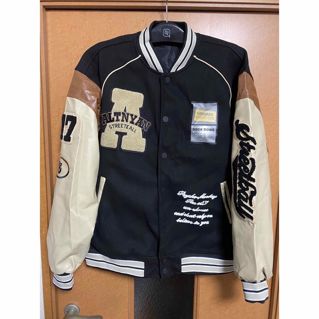 秋冬商品！MENS スタジャン風ブルゾン☆ メンズのジャケット/アウター(ブルゾン)の商品写真