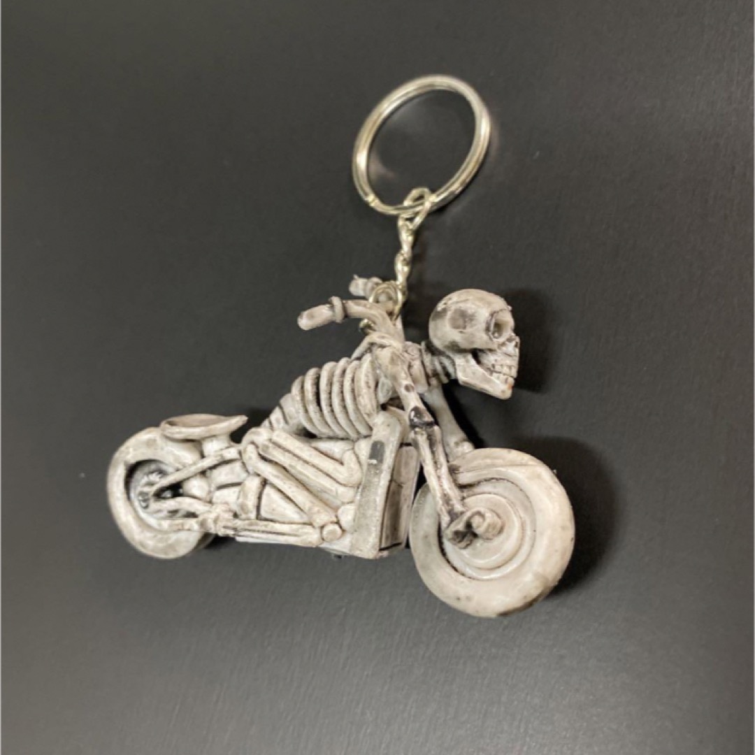 スカル ドクロ 髑髏 バイク フィギュア キーホルダー メンズのファッション小物(キーホルダー)の商品写真