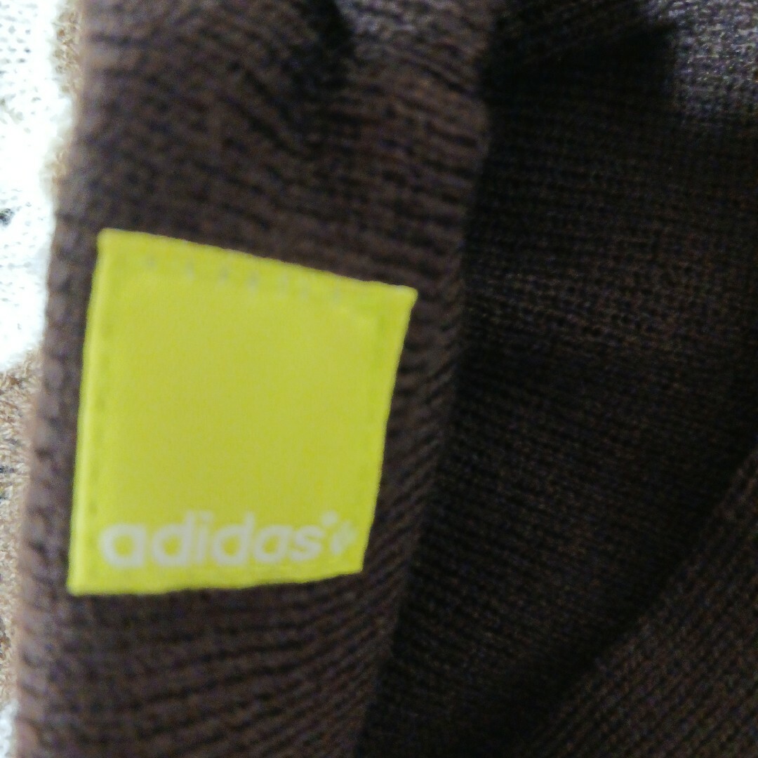 adidas(アディダス)のadidas　アディダス　ボンボン　ニット帽　レア品 レディースの帽子(ニット帽/ビーニー)の商品写真