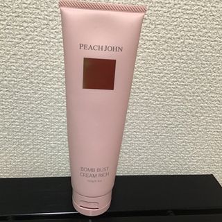 ピーチジョン(PEACH JOHN)のピーチジョン ボムバストクリーム リッチ 150g ボディクリーム(ボディクリーム)