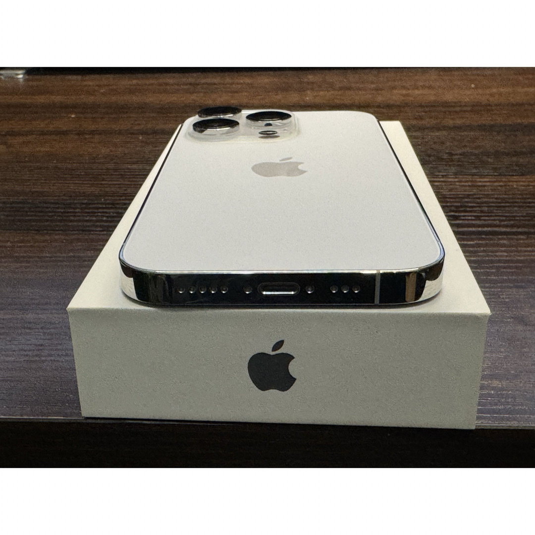 iPhone(アイフォーン)の【超美品】iPhone14Pro 128GBシルバー SIMフリー スマホ/家電/カメラのスマートフォン/携帯電話(スマートフォン本体)の商品写真