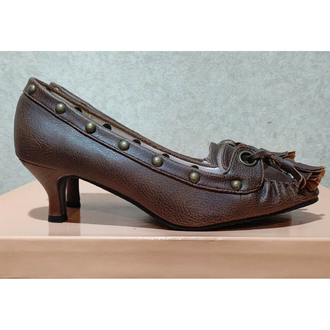フリンジ タッセル スタッズ パンプス5cmヒール 24cmEEEE ブラウン レディースの靴/シューズ(ハイヒール/パンプス)の商品写真