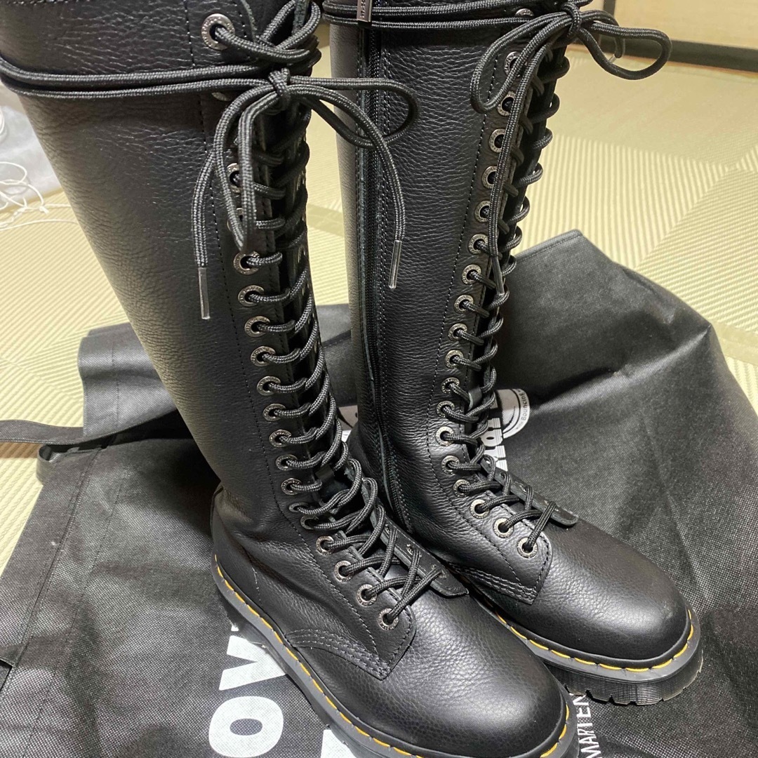 最安値級価格 Dr.Martens＊ロングブーツ 靴/シューズ - wakuang.eatuo.com