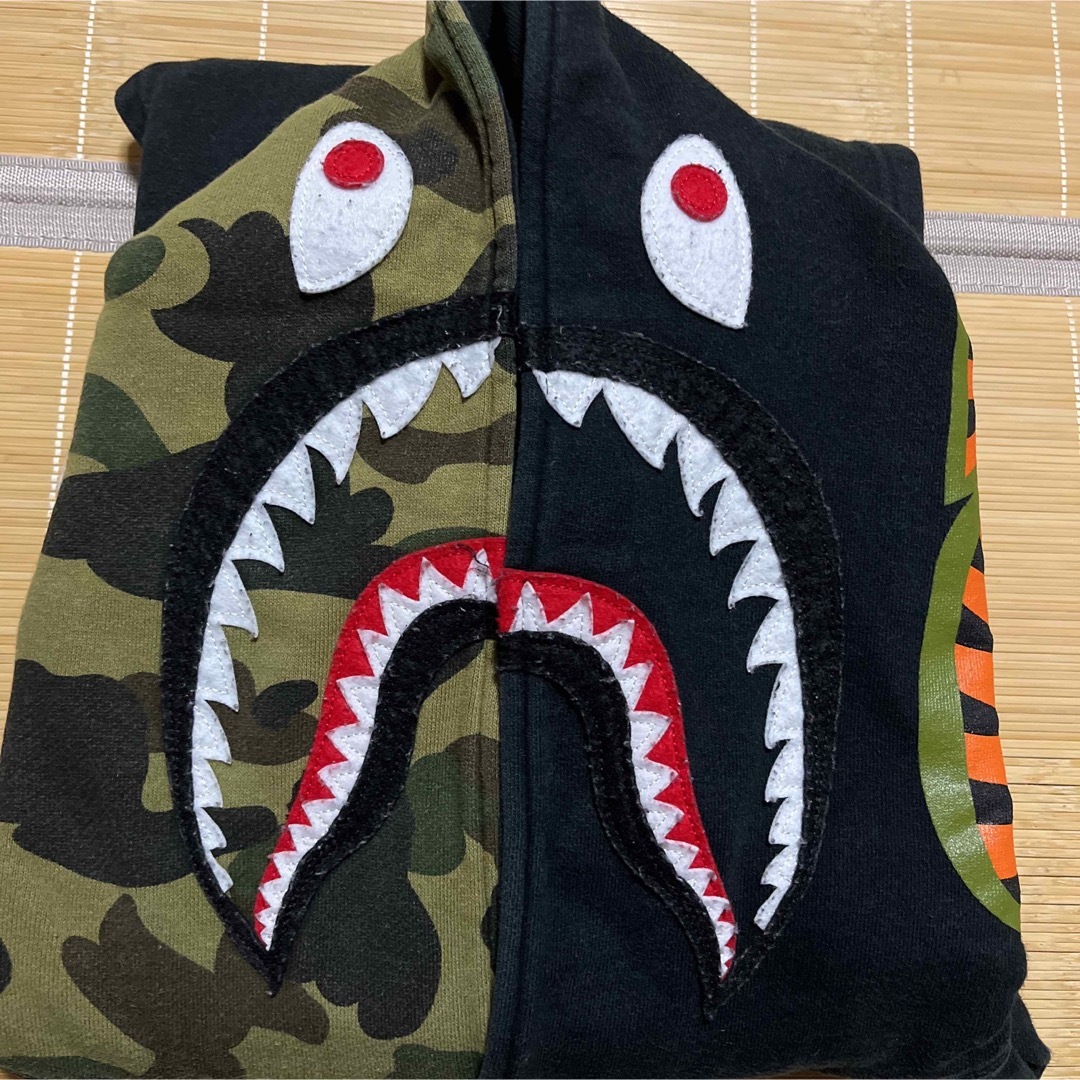 A BATHING APE シャーク　パーカー