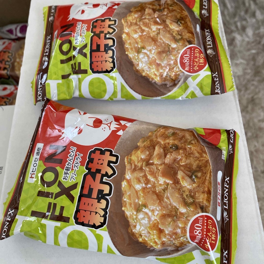 ヒロセ通商　ラーメン　パスタ２５個　親子丼付き 食品/飲料/酒の加工食品(レトルト食品)の商品写真