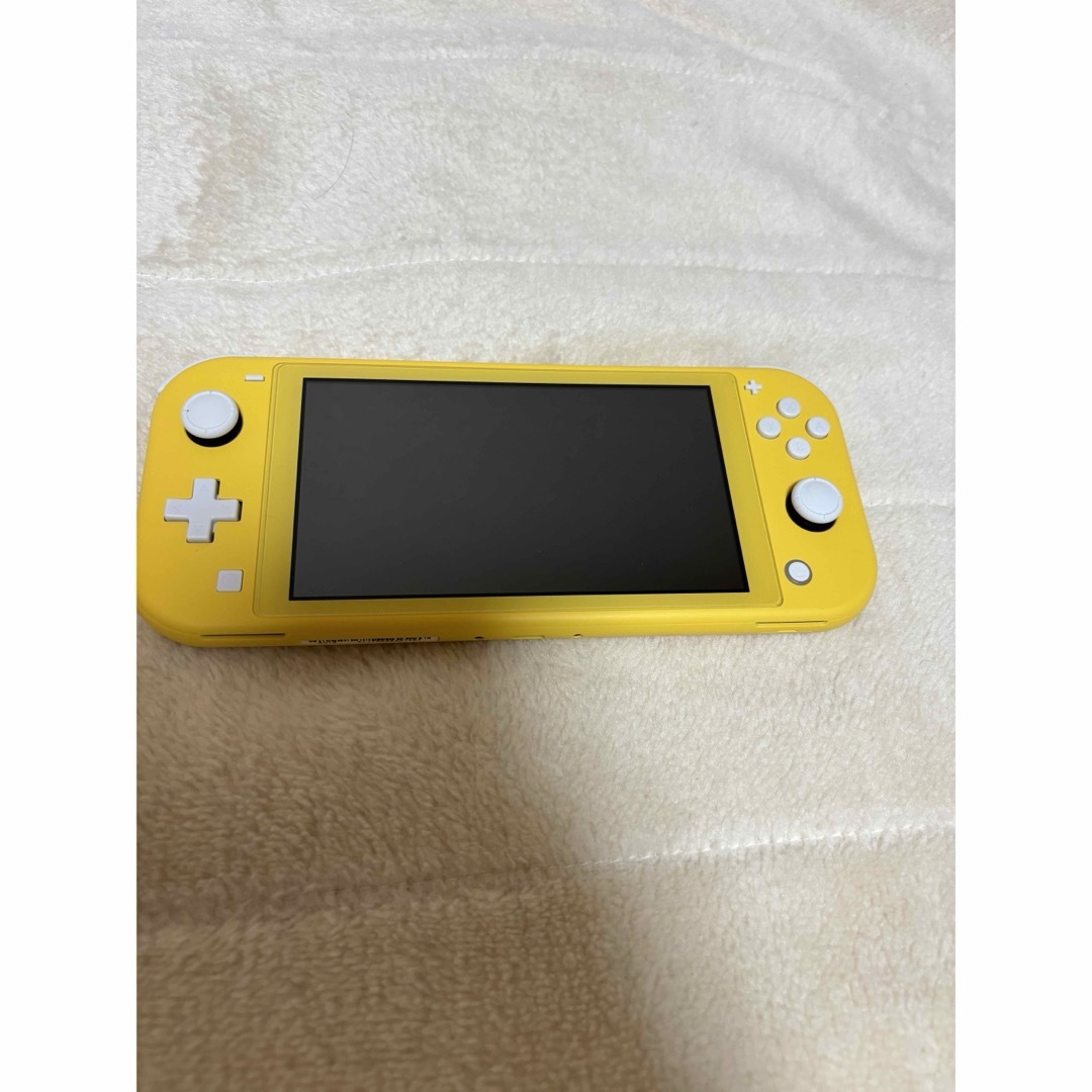 Nintendo Switch(ニンテンドースイッチ)のNintendo Switch Lite イエロー エンタメ/ホビーのゲームソフト/ゲーム機本体(家庭用ゲーム機本体)の商品写真