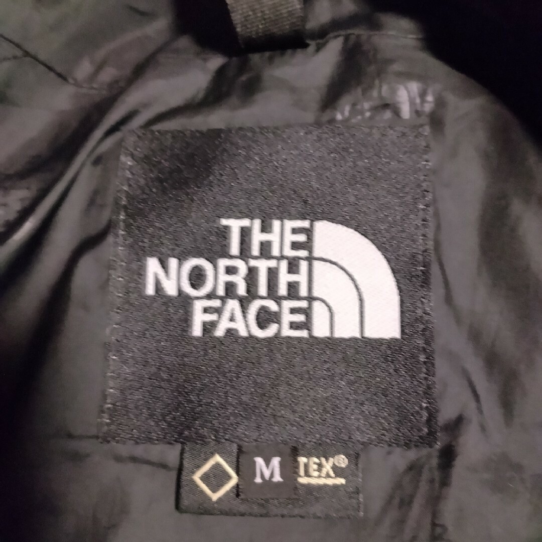 THE NORTH FACE(ザノースフェイス)のノースフェイスマウンテンライトジャケット黑ヌプシダウンベストデナリフリースパンツ メンズのジャケット/アウター(マウンテンパーカー)の商品写真