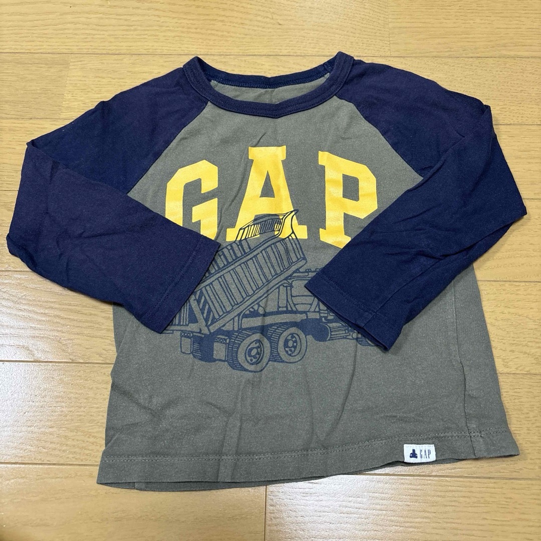 GAP(ギャップ)の長袖Tシャツ 100 GAP キッズ/ベビー/マタニティのキッズ服男の子用(90cm~)(Tシャツ/カットソー)の商品写真