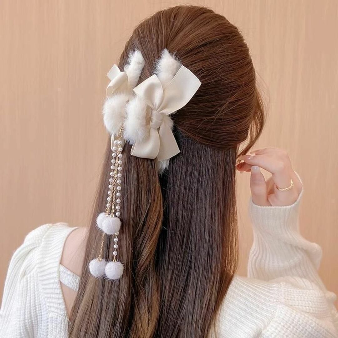 リボン もこもこ ヘアクリップ ホワイト★ チェーン付き パール かわいい 韓国 レディースのヘアアクセサリー(バレッタ/ヘアクリップ)の商品写真