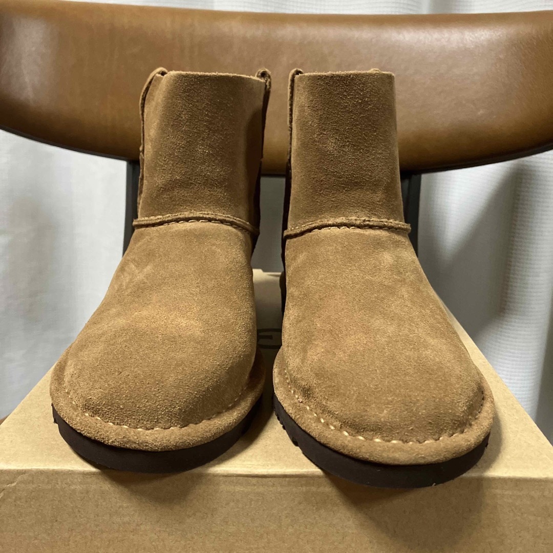 UGG(アグ)のUGG アグ  クラシック アンラインド ミニ スエードブーツ レディースの靴/シューズ(ブーツ)の商品写真