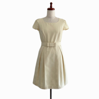 Harrodsハロッズ❤️新品❤️ドットリボン生地お洒落な白スカート３