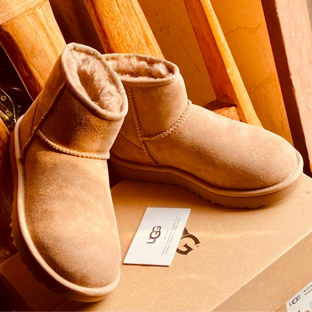 完売しました。。。。。。展示品✨22✨UGG✨クラッシック ミニ 2約127cmヒール高さ